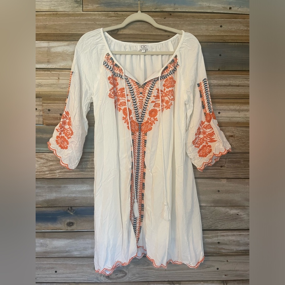 C/C Chic Connection White Embroidered Boho Peasant Bell Sleeve Dress - Small OS